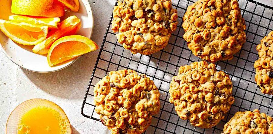 Cover Image for These Giant Breakfast Cookies Are the Perfect Way to Kickstart Busy Mornings