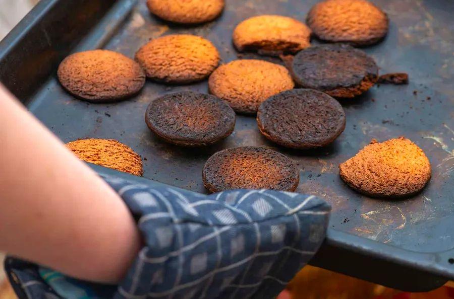Cover Image for How to Prevent Your Cookies from Burning on the Bottom