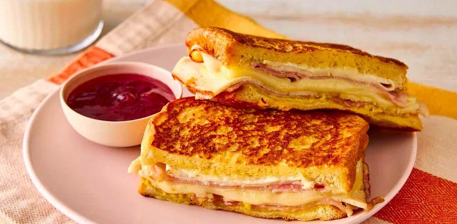 Cover Image for Monte Cristo Sandwich Delight