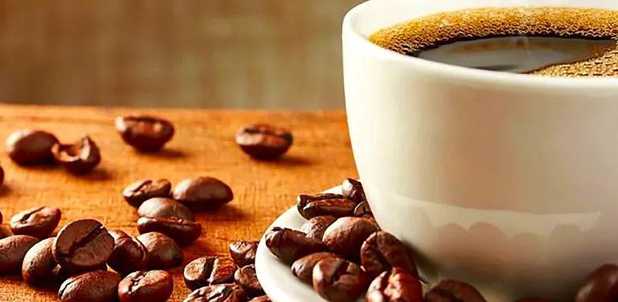 Cover Image for Does Light Roast Coffee Contain More Caffeine Than Dark Roast?