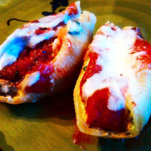 Cover Image for Cheese and Spinach Stuffed Jumbo Pasta Shells