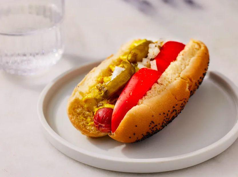 Cover Image for Chicago-Style Hot Dog: A city classic loaded with flavors.