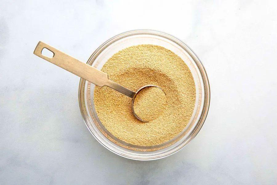 Cover Image for Active Dry Yeast vs Instant Yeast: Key Differences Explained