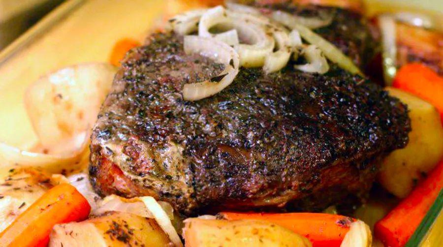 Cover Image for 15 Must-Try Recipes Perfect for the Slow Cooker
