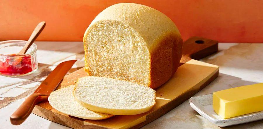 Cover Image for Why Your Bread Spoils So Quickly