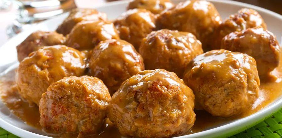 Cover Image for The Most-Popular Recipe from My Mother-In-Law's Vintage Charity Cookbook