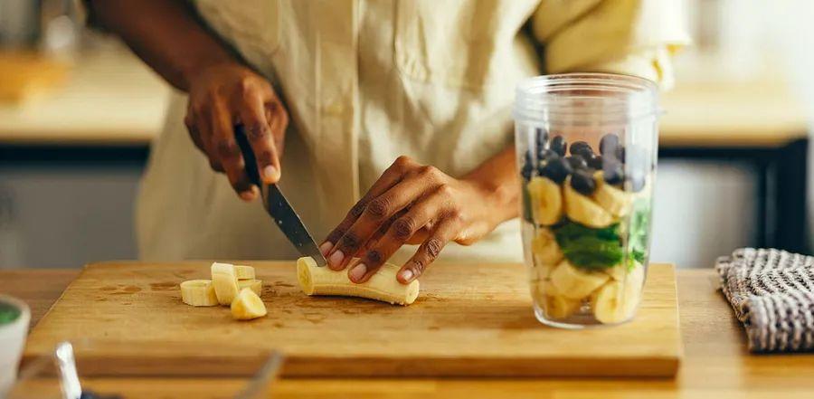 Cover Image for How to Store Cut Bananas for Longer Freshness and Optimal Flavor