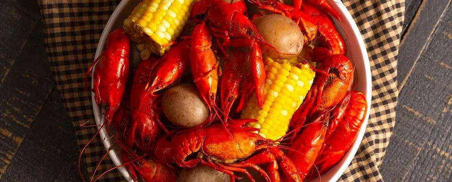Cover Image for Why a Seafood Boil Is the Ideal Comfort Food for Pandemic Times