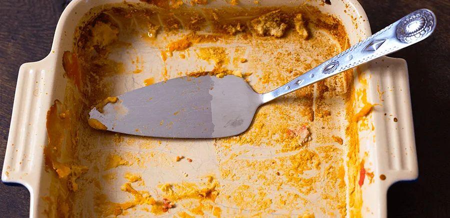 Cover Image for This Genius Trick Makes Removing Baked-on Food a Breeze