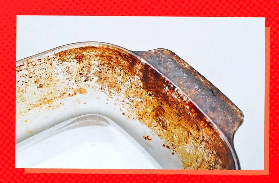 Cover Image for How to Remove Stubborn, Baked-On Residue from Your Pyrex