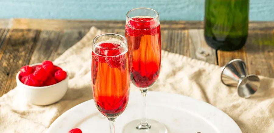 Cover Image for Why Is Everyone Buzzing About My Grandma’s Favorite Cocktail?