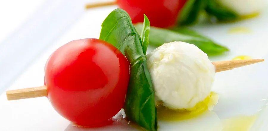 Cover Image for The Ultimate Easy & Delicious Summer Feast for Any Crowd