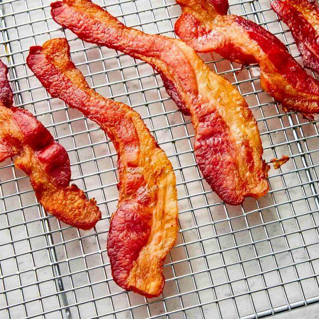 Cover Image for I Tested 4 Different Methods of Baking Bacon to Find Out Which One Makes the Crispiest Strips