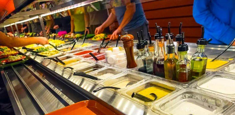 Cover Image for Buffets Are Making a Comeback, But So Are the Health Risks—Here Are 5 Things to Keep in Mind