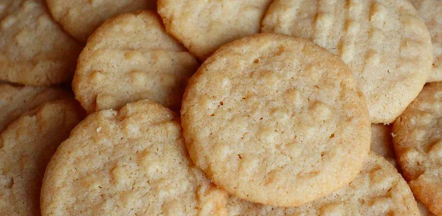 Cover Image for This 150-Year-Old Cookie Recipe Only Requires 3 Ingredients