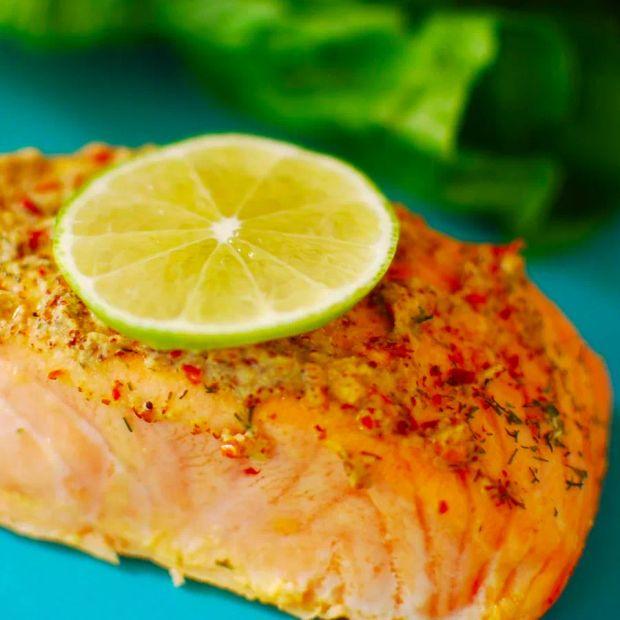 Cover Image for Zesty Garlic-Infused Spicy Salmon