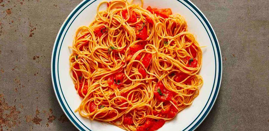 Cover Image for Garlic and Tomato Pasta