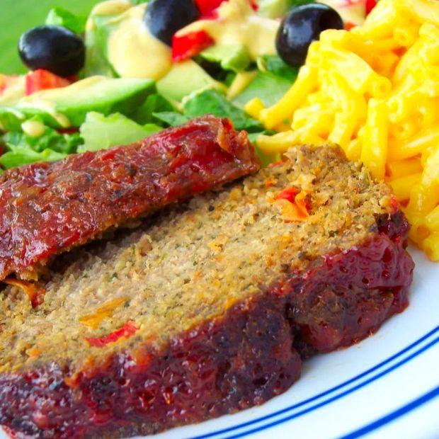 Cover Image for Delicious Pork and Turkey Meatloaf