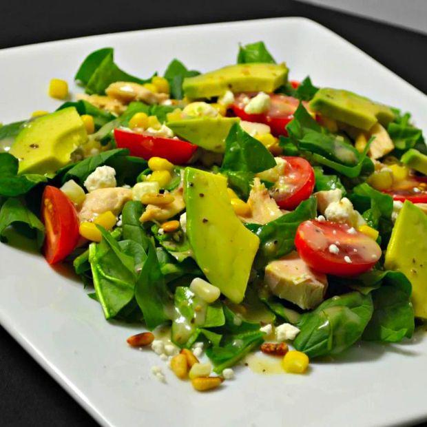 Cover Image for Spinach Salad with Grilled Chicken, Avocado, and Goat Cheese