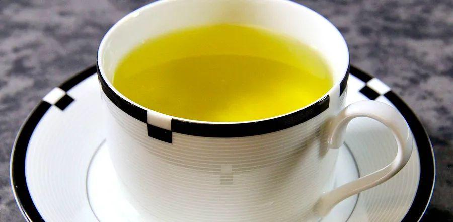 Cover Image for Why Microwaving Your Tea is a Mistake
