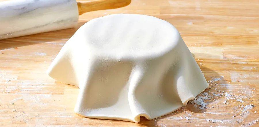 Cover Image for How to Master Fondant and Use It Like a Pro Baker