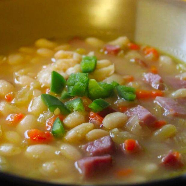 Cover Image for Hearty Ham and Bean Soup