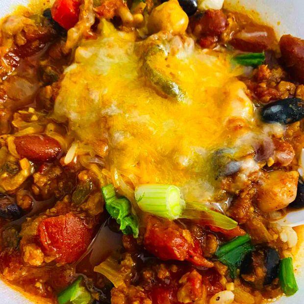 Cover Image for The Ultimate Vegetarian Chili Recipe