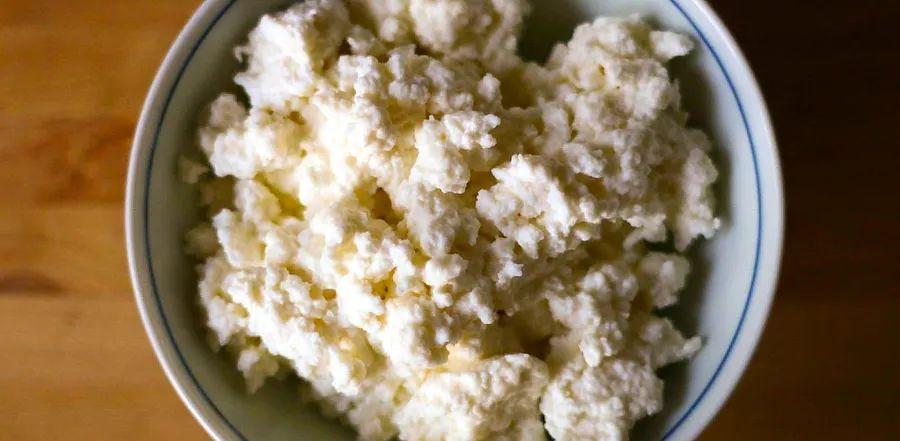 Cover Image for Queso Fresco vs Cotija: How Do They Compare?