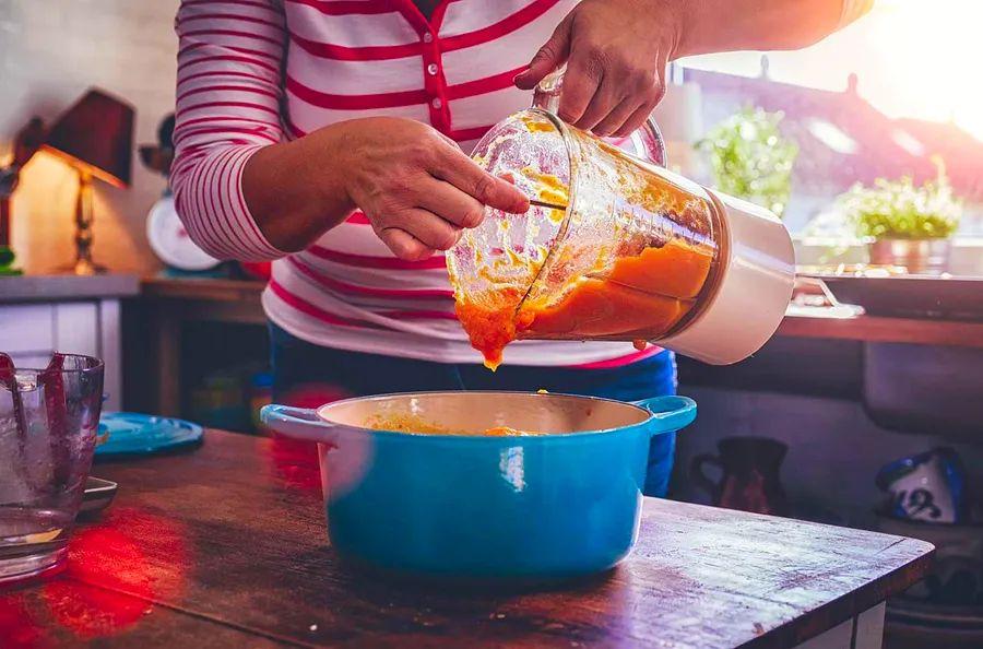Cover Image for Blender vs. Food Processor: How to Choose the Right Tool for the Job