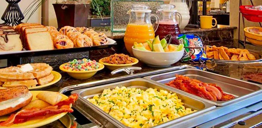 Cover Image for 5 Foods You Should Skip at the Breakfast Buffet