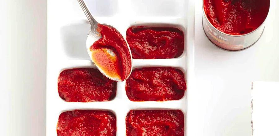 Cover Image for Tomato Purée vs. Tomato Paste: How They Differ
