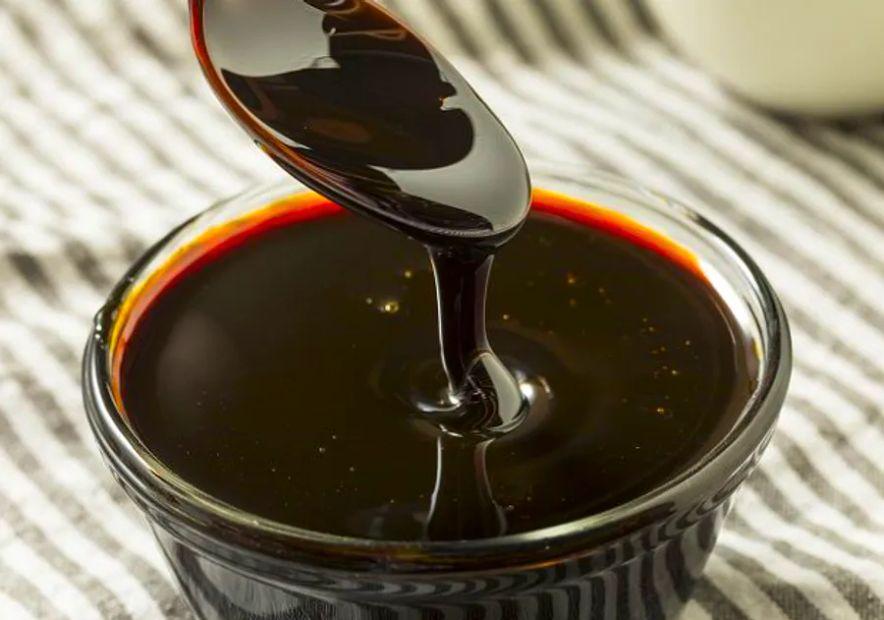 Cover Image for What Is Molasses?