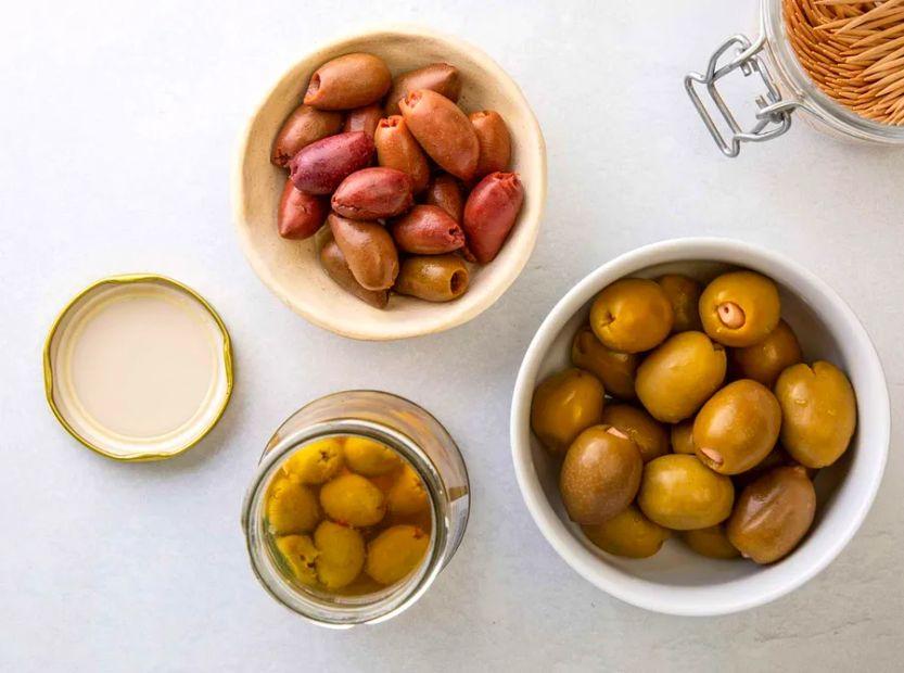 Cover Image for Do Jarred Olives Spoil?