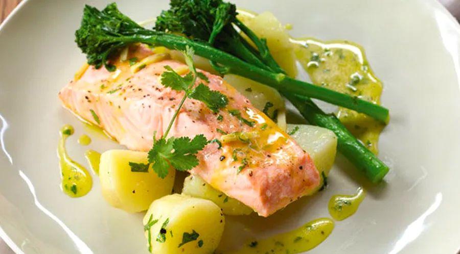Cover Image for 7 Quick and Flavorful Steamed Salmon Recipes
