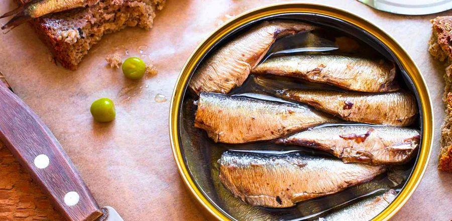 Cover Image for Anchovies vs. Sardines: What Sets Them Apart?