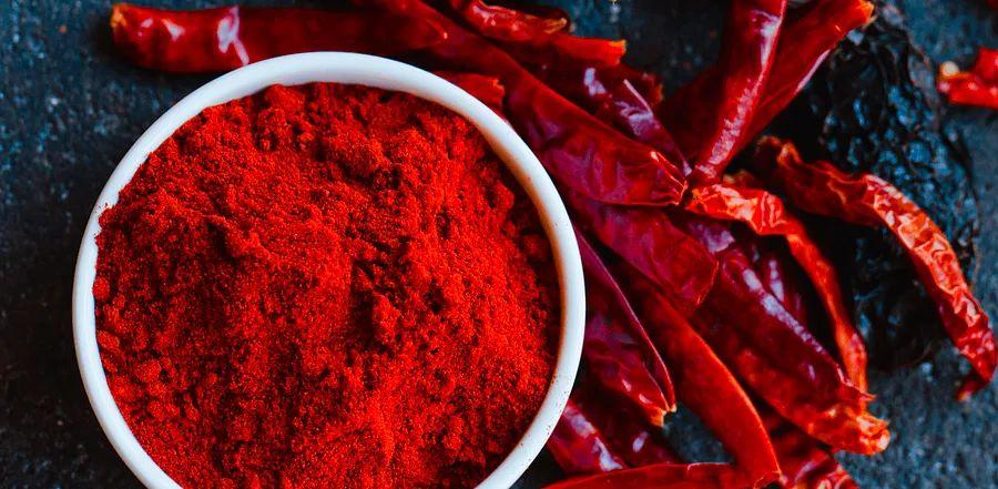 Cover Image for Cayenne Pepper vs. Chili Powder: Understanding the Key Differences