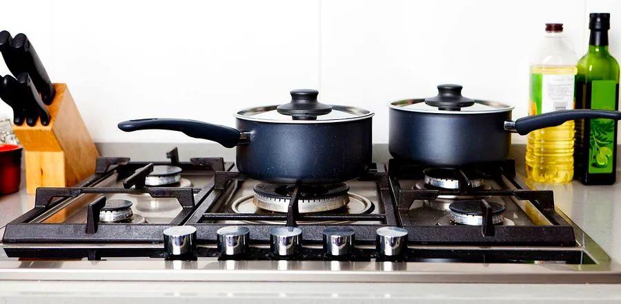 Cover Image for Gas, Electric, and Induction Stovetops: A Comprehensive Comparison