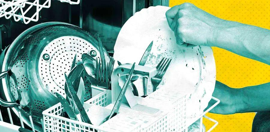 Cover Image for Cascade Resolves the Question: Is Rinsing Your Plates Before Loading the Dishwasher Really Necessary?