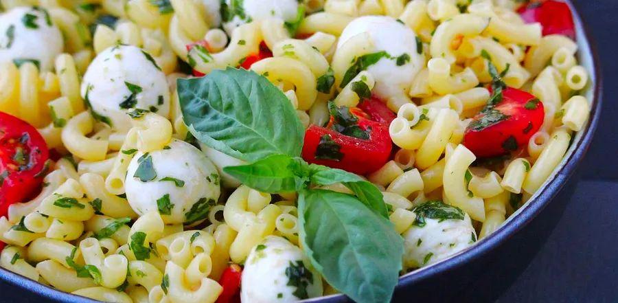 Cover Image for Caprese Pesto Pasta Salad