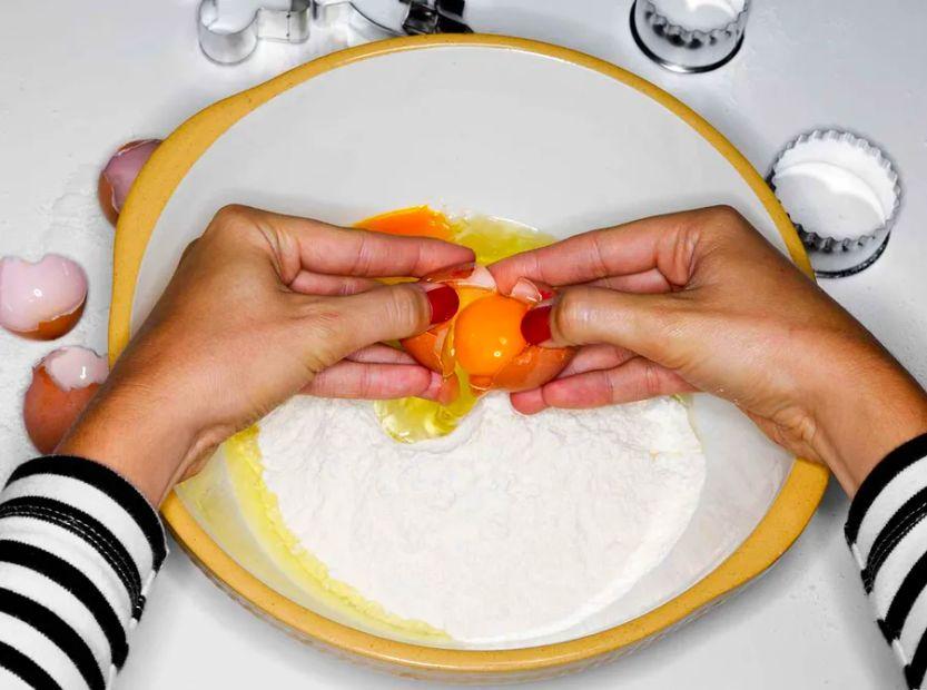 Cover Image for Why is It Important to Use Room Temperature Eggs for Baking?