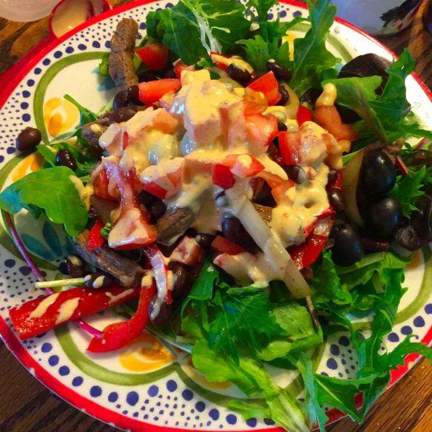 Cover Image for A vibrant and flavorful Steak Fajita Salad, perfect for a quick and satisfying meal.