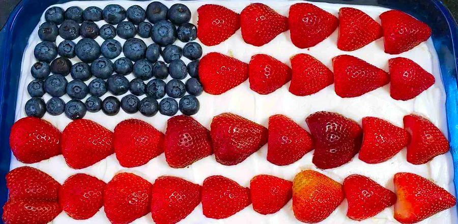 Cover Image for How to Style a Festive Red, White, and Blue Flag Cake