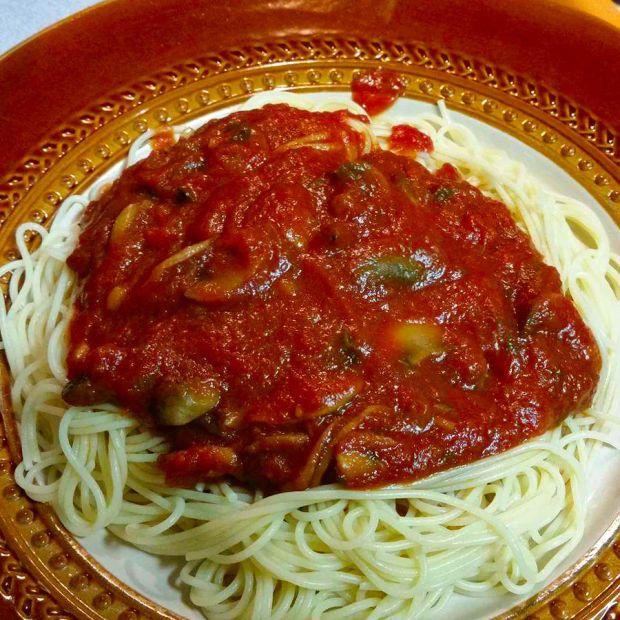 Cover Image for Grandma Maggio's Classic Spaghetti Sauce