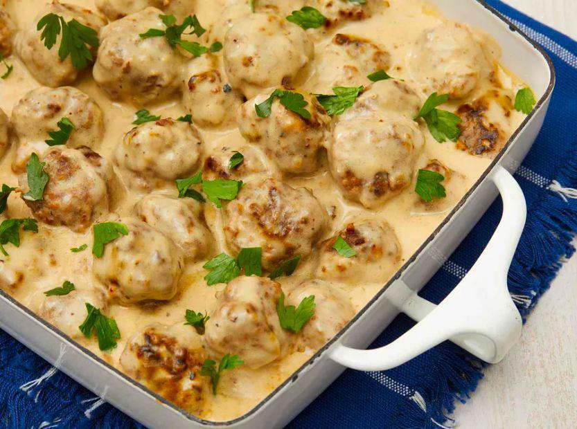 Cover Image for Classic Swedish Meatballs (Svenska Köttbullar)