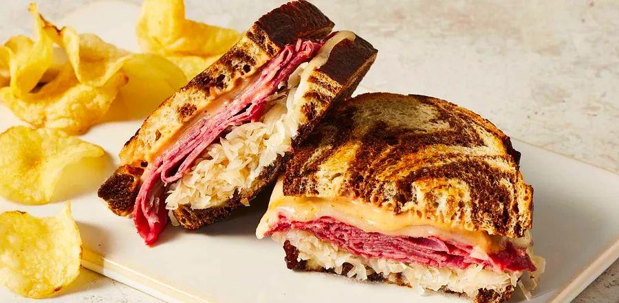 Cover Image for Reuben Sandwich Delight