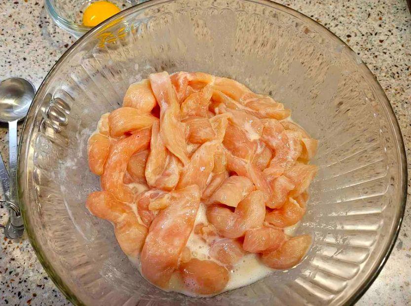 Cover Image for Tender Chicken Breast with a Chinese Velveting Method