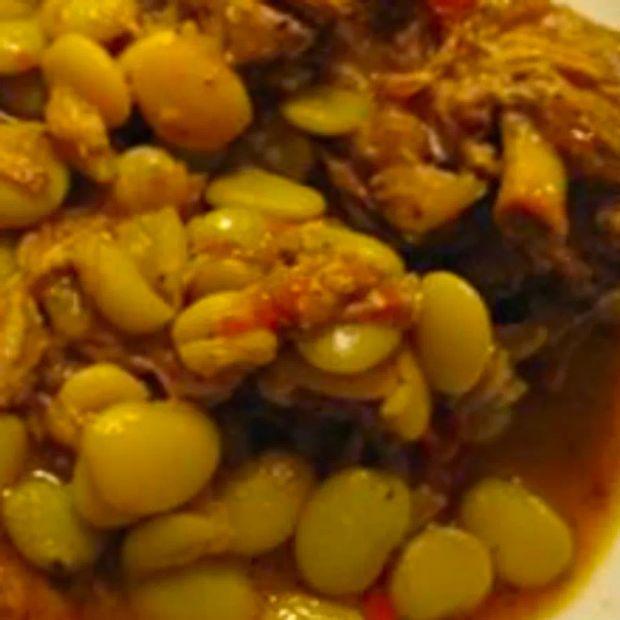 Cover Image for Pork Neck Bones with Lima Beans
