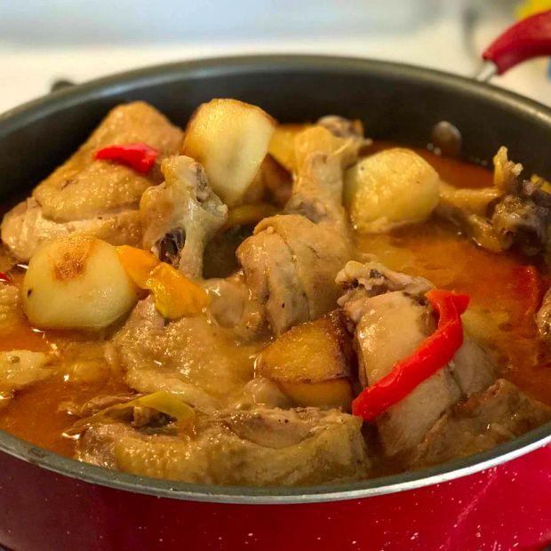 Cover Image for Ginataang Manok (Chicken in Coconut Milk)