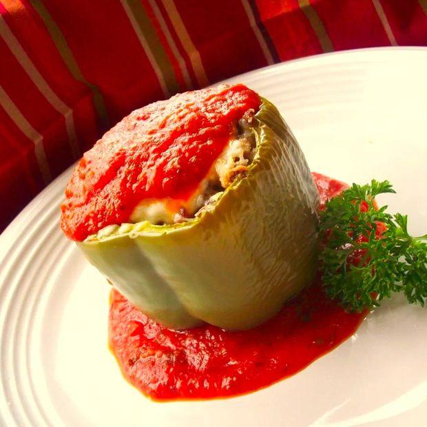 Cover Image for Amanda's Beef and Mushroom Stuffed Peppers