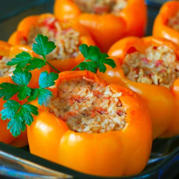 Cover Image for Orange Bell Peppers Stuffed with Savory Turkey